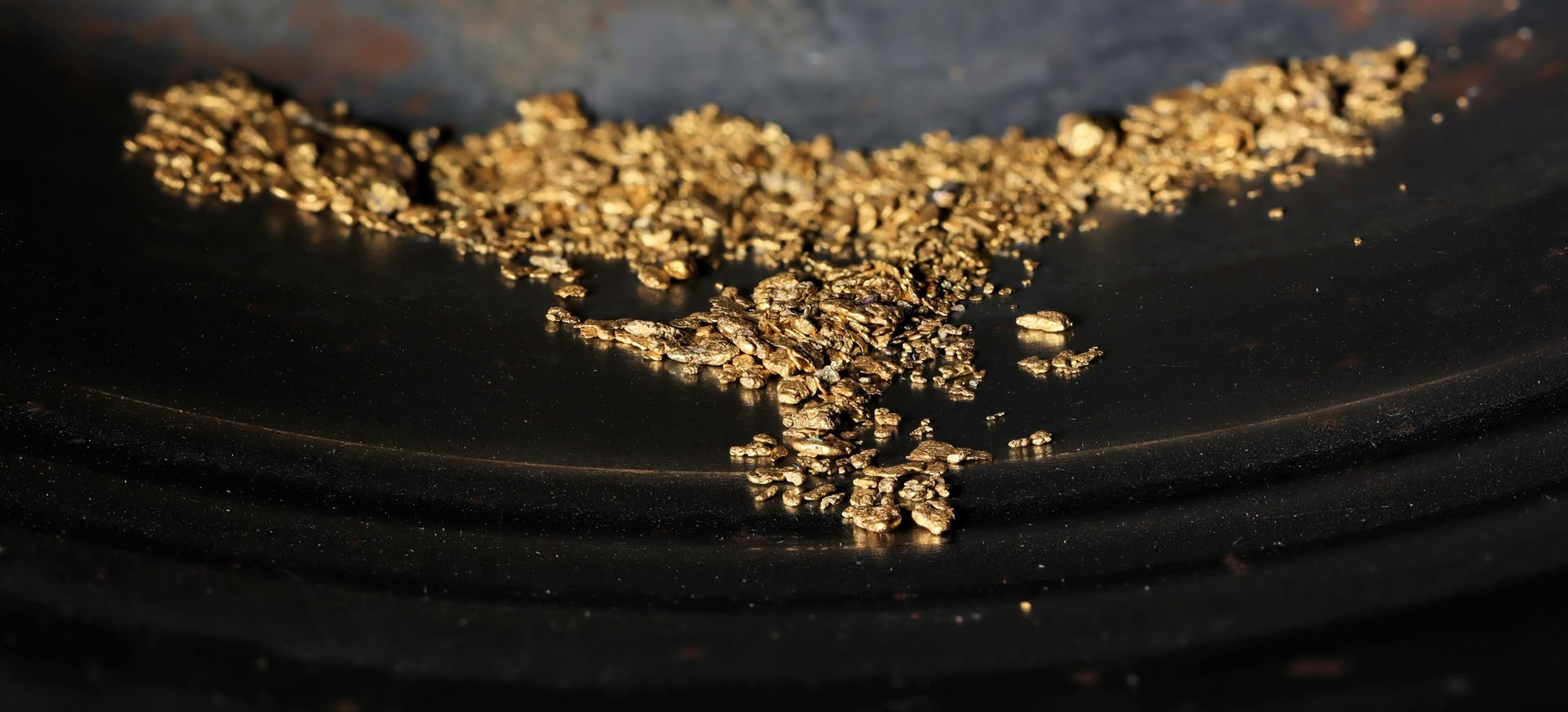Setacciatura dell’oro e volo sul ghiacciaio