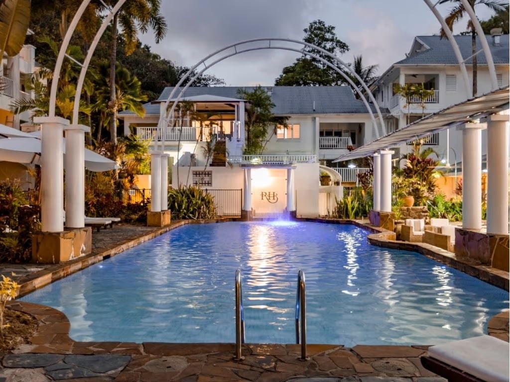 The Reef House Ritiro Adults