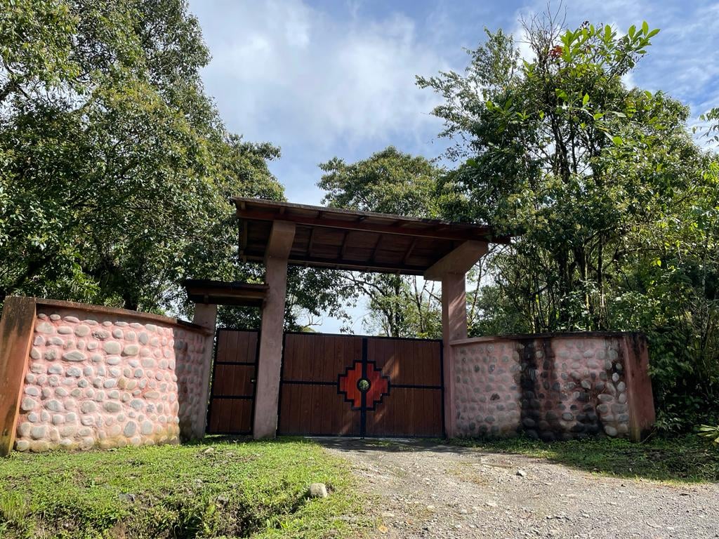Hayulima: Ritiri spirituali e di medicina vegetale