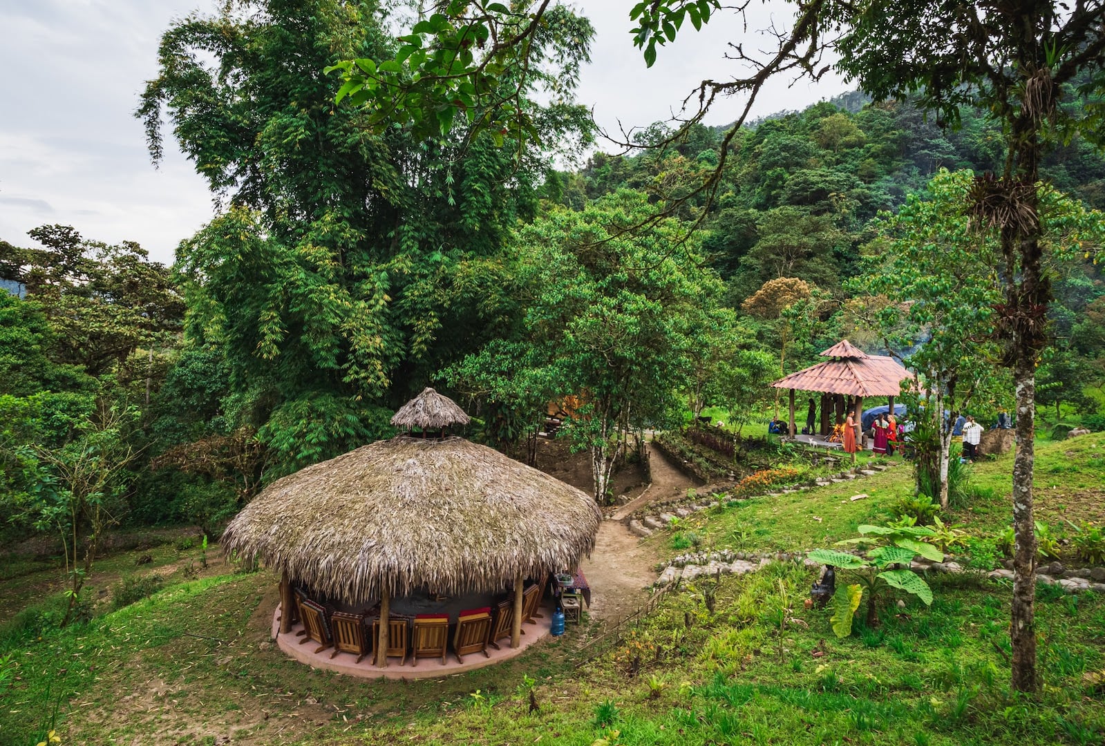 Hayulima: Ritiri spirituali e di medicina vegetale