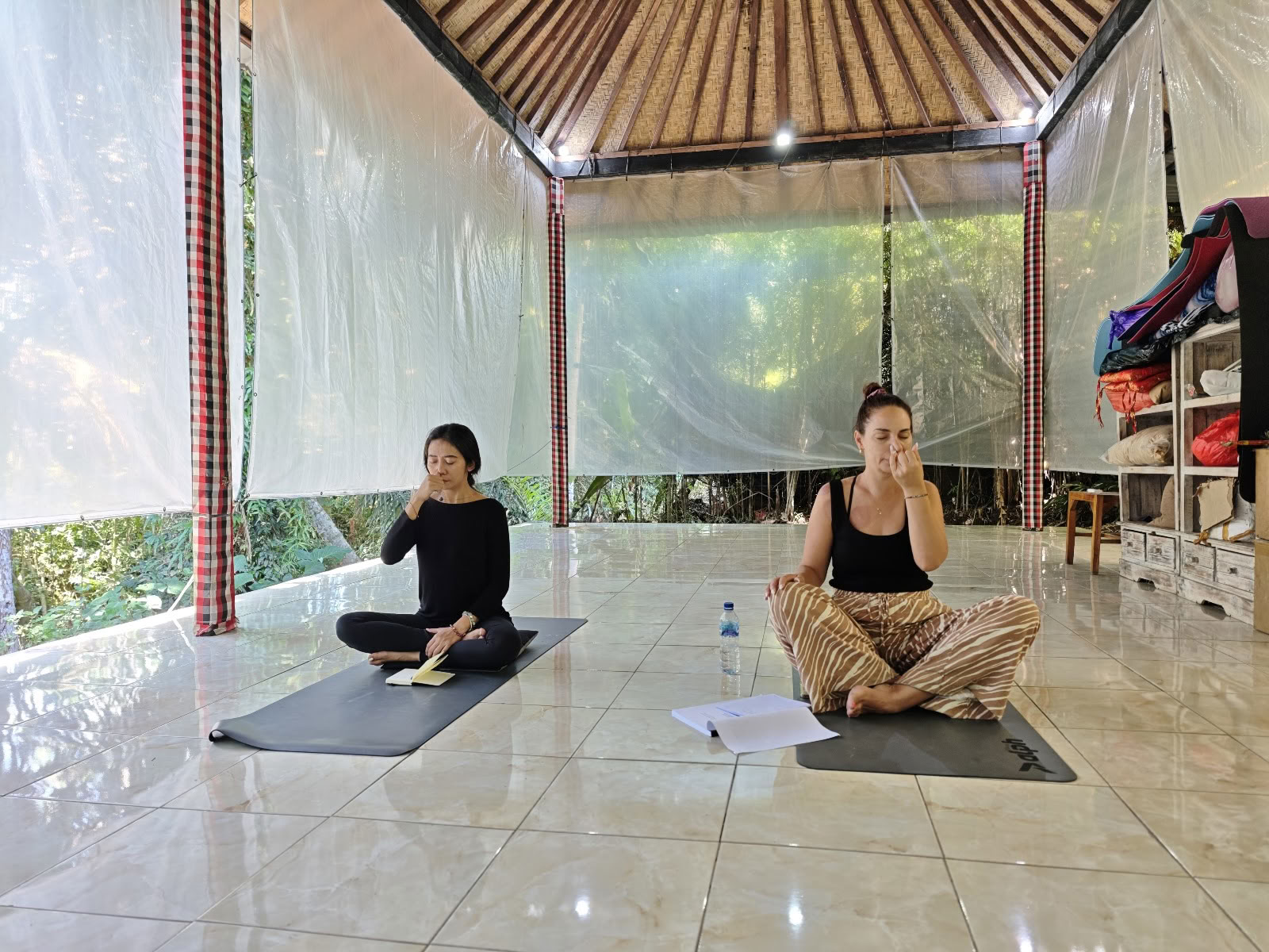 Bali Yoga Center - Lezioni di Yoga e YTT a Ubud Bali