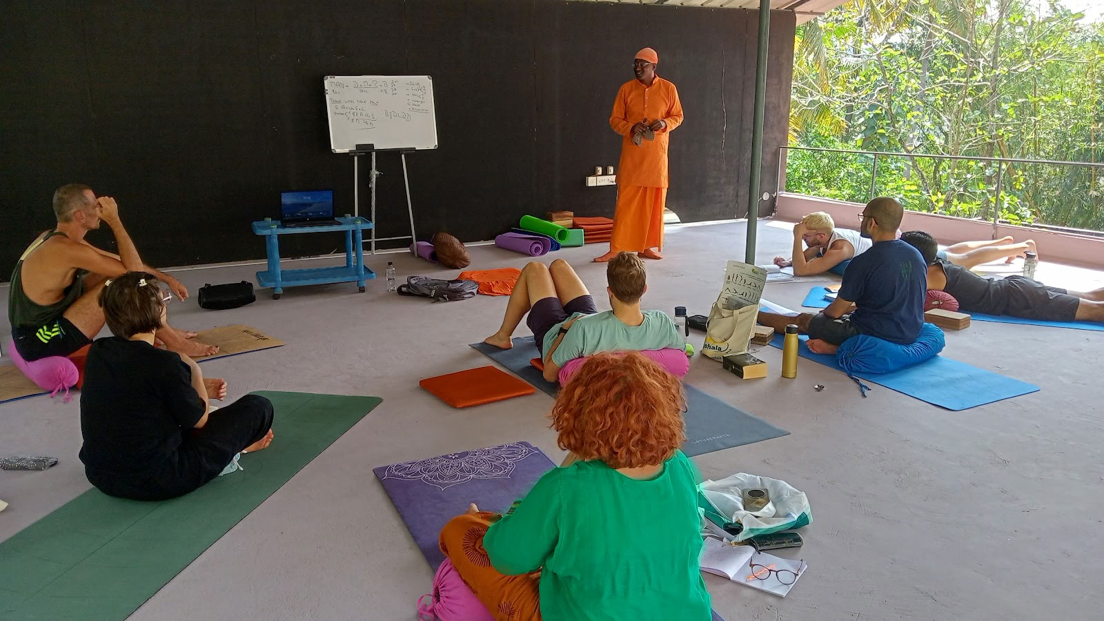 Rishikul Yogshala - Formazione Insegnanti di Yoga in Kerala