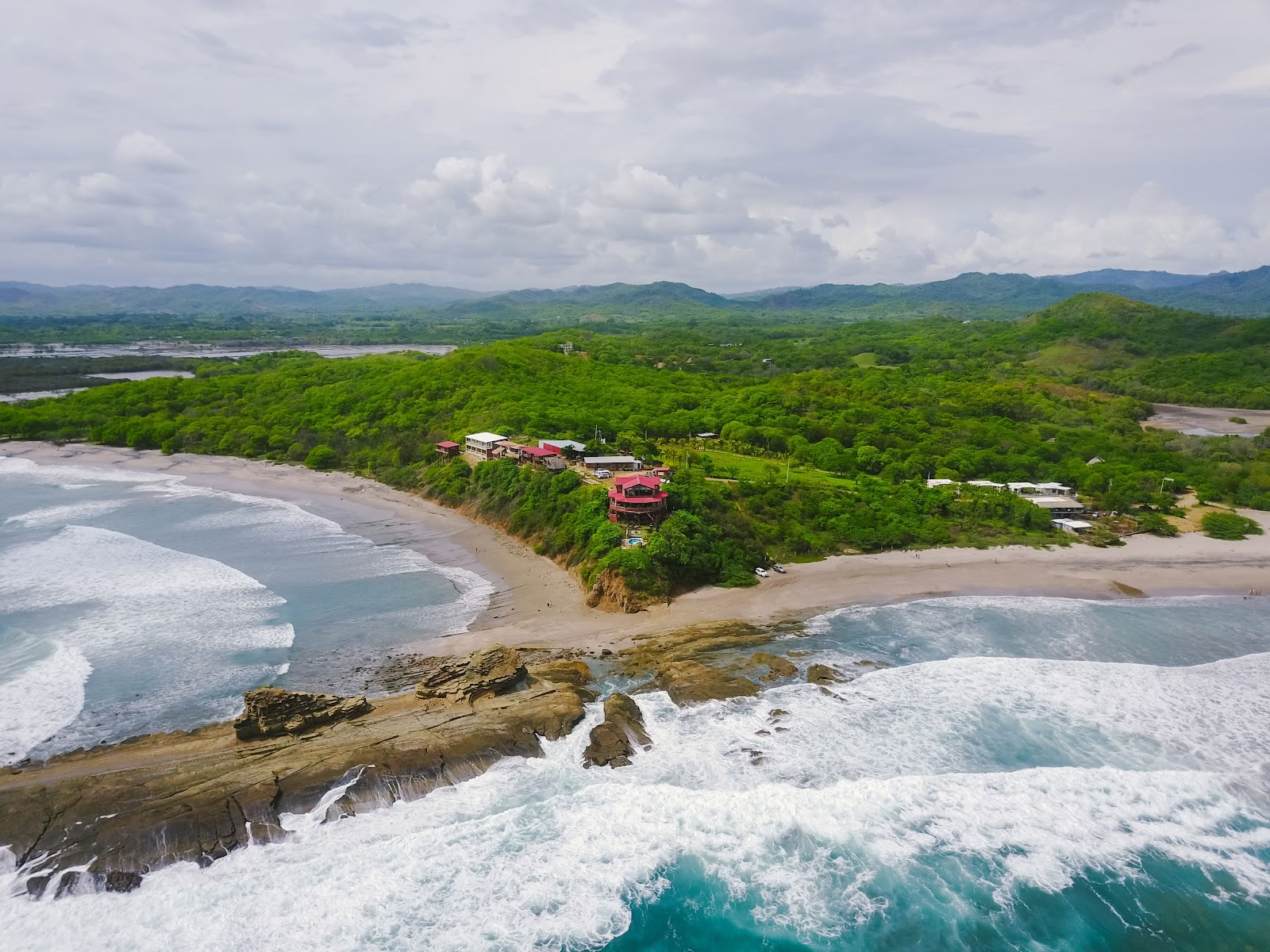 Magnific Rock - Surf Resort & Yoga Ritiro Nicaragua