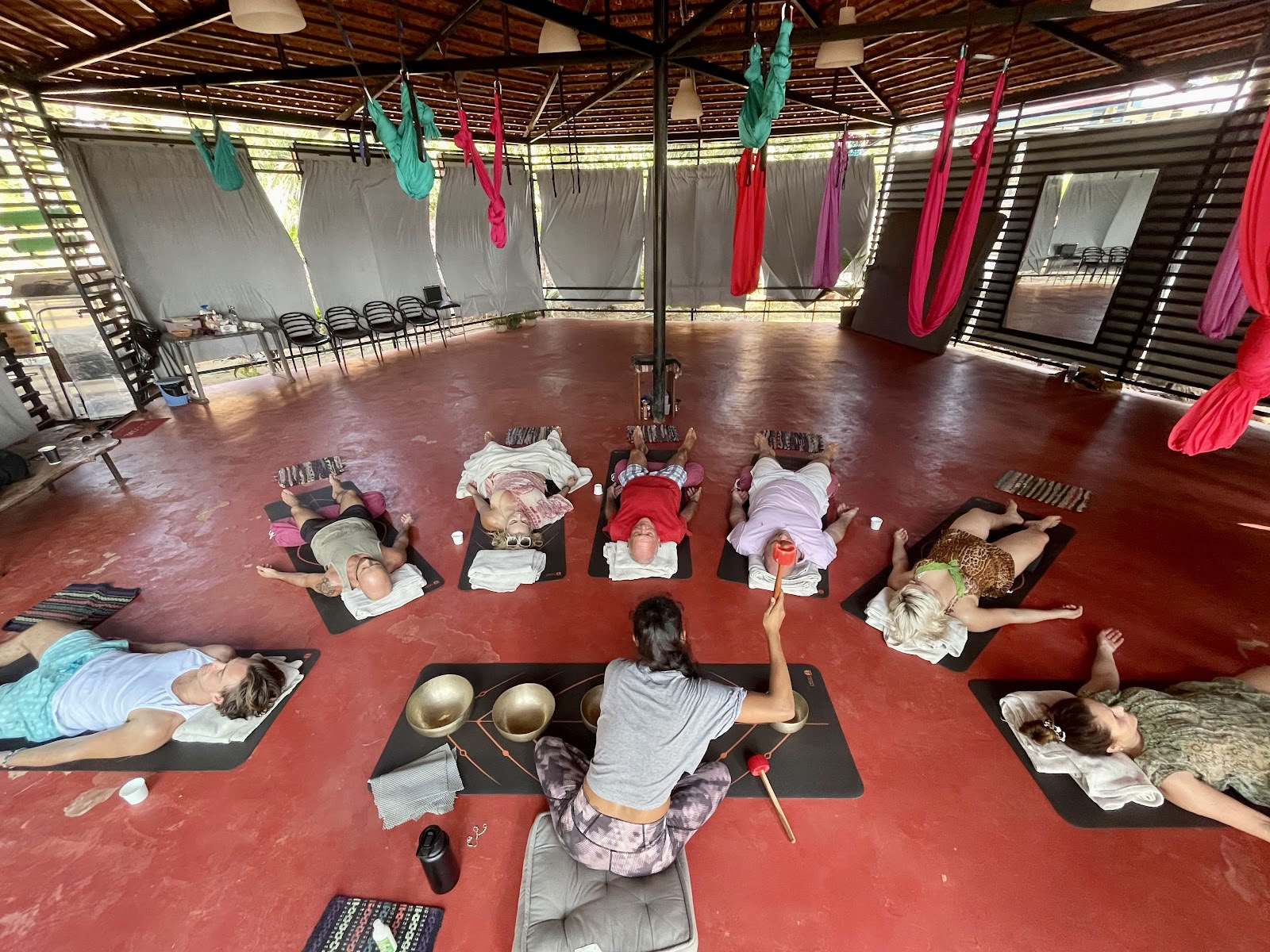 OM Studio Agonda - Yoga Aereo e Guarigione Sonora a Goa