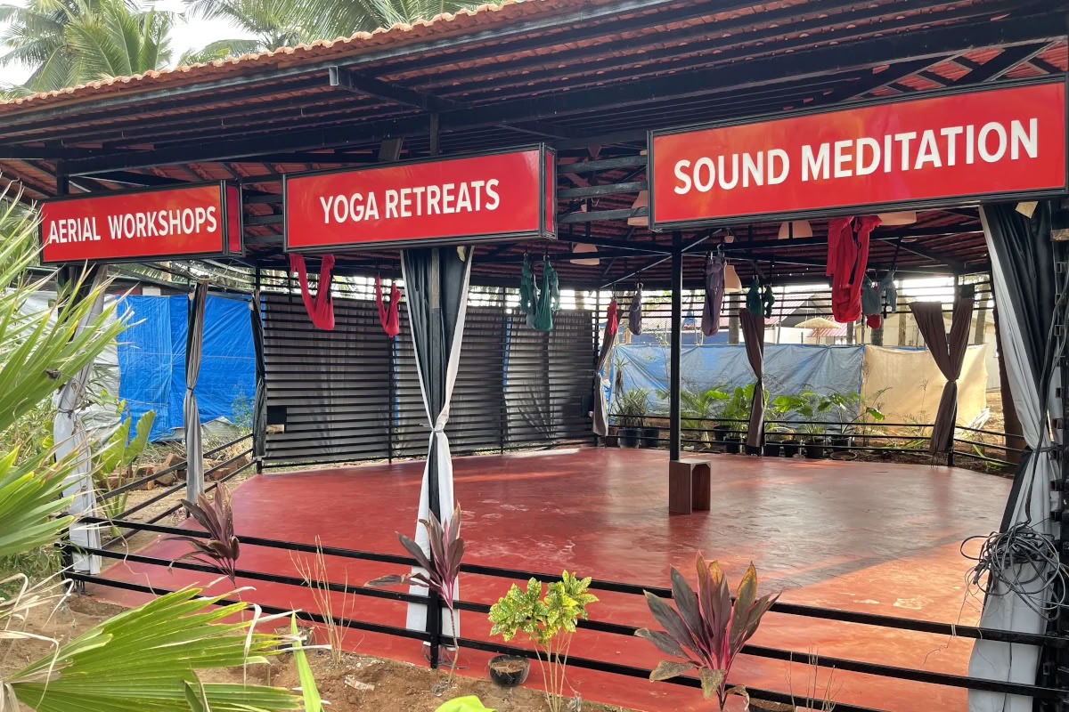 OM Studio Agonda - Yoga Aereo e Guarigione Sonora a Goa