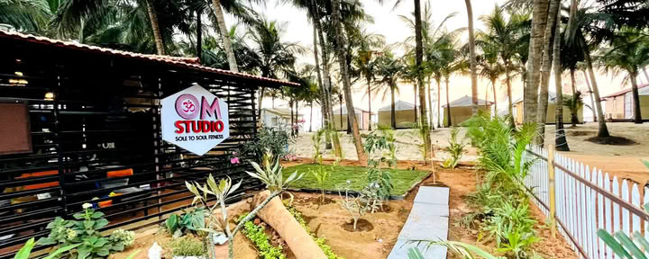 OM Studio Agonda - Yoga Aereo e Guarigione Sonora a Goa