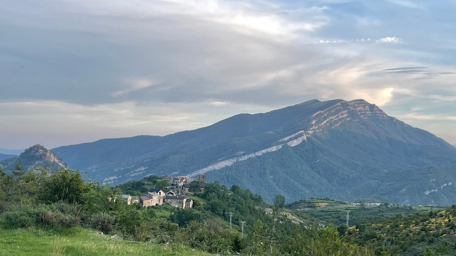 Casa Cuadrau: Yoga, Arte e Natura nei Pirenei