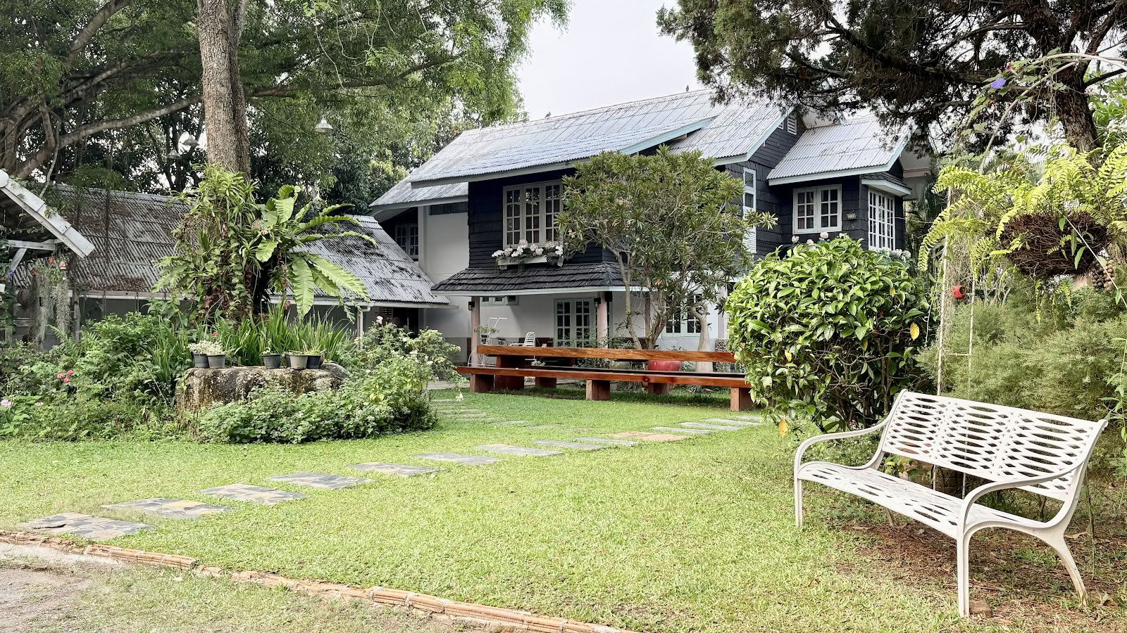Luminaria Yogashala – Scuola di Yoga e Ritiro Yoga Chiang Mai