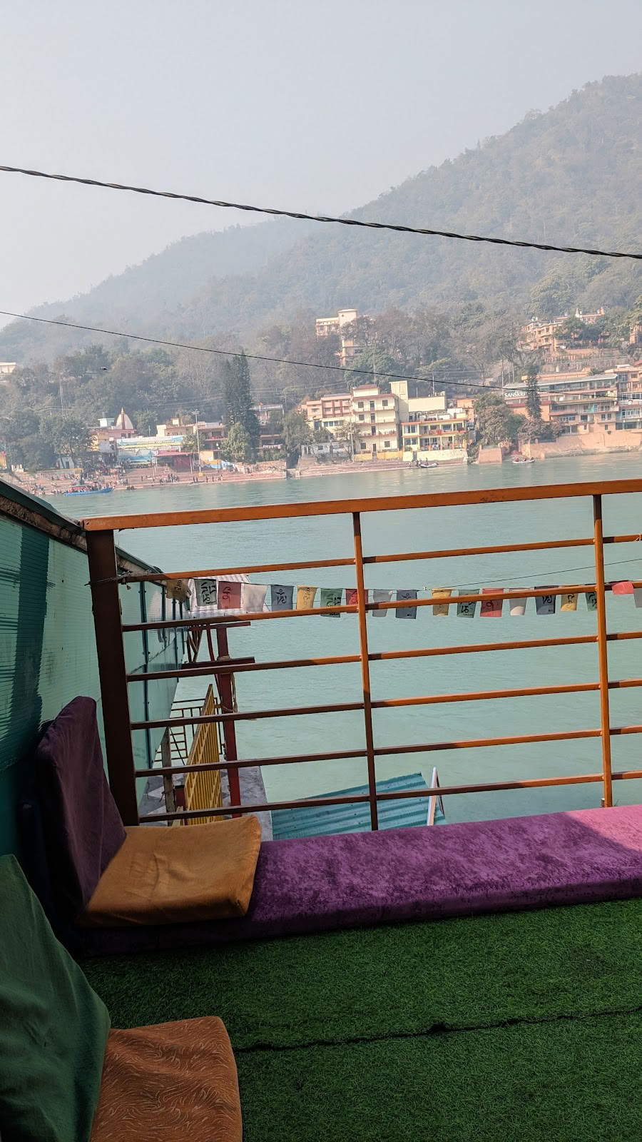 Rishiganga Yogshala - Scuola di formazione insegnanti di yoga e ritiri di yoga a Rishikesh