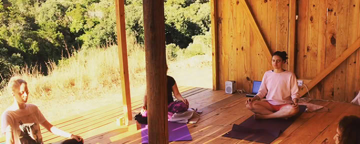 Ocean & Yoga Lavoro corporeo olistico e terapia somatica, ritiri trasformativi, Portogallo, Aljezur, Algarve