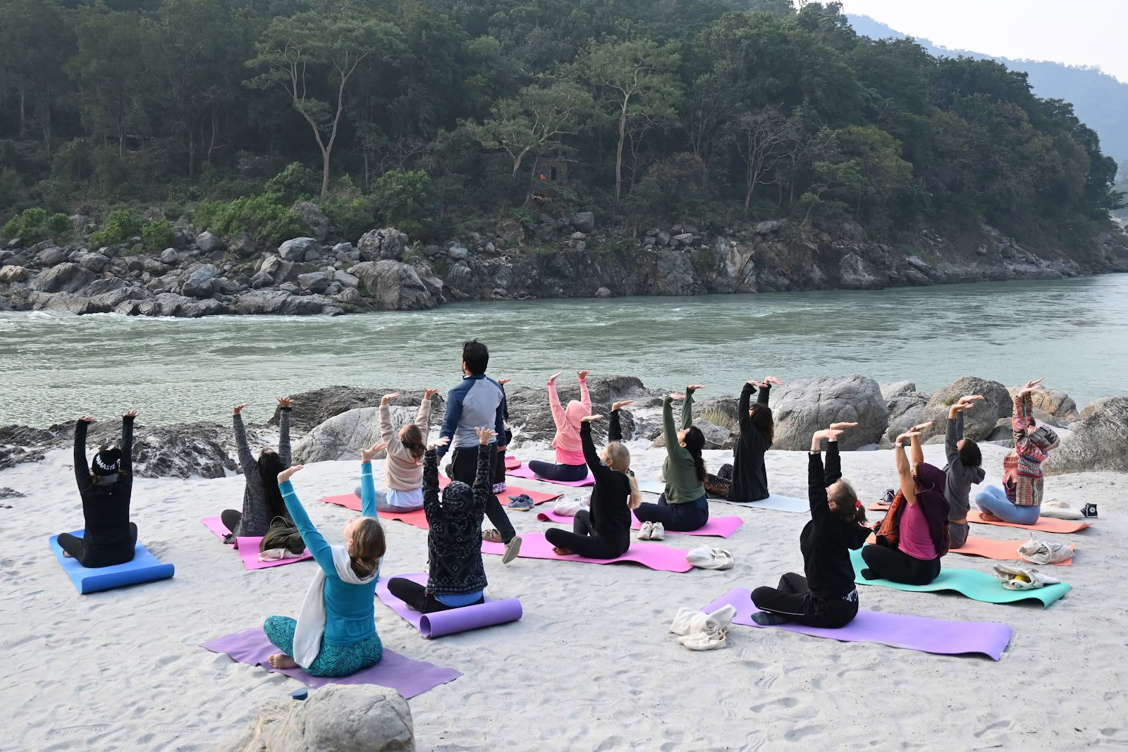 Jiva Yoga Academy - formazione insegnanti di yoga di 200 ore, 300 ore a Rishikesh, India
