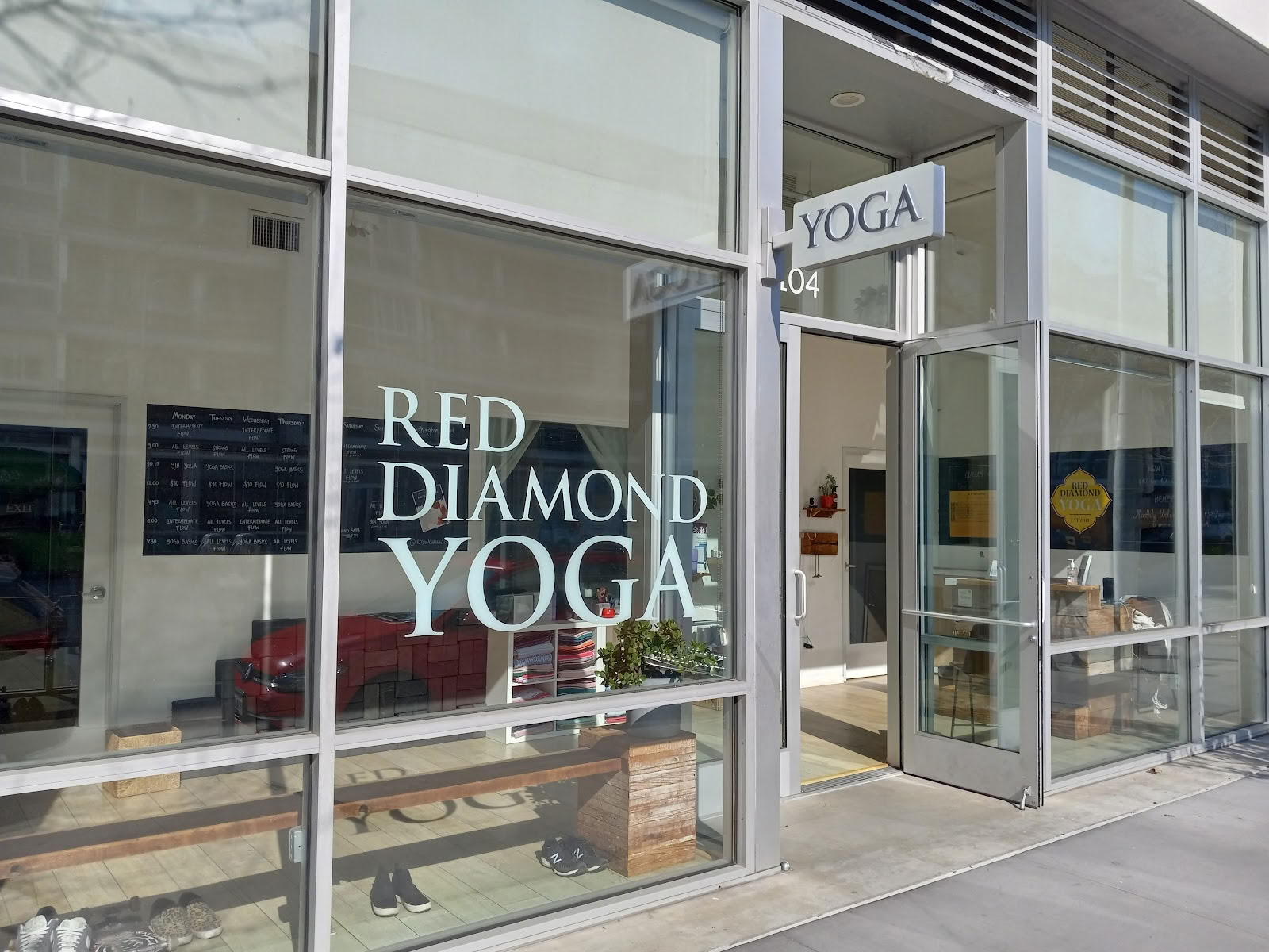 Yoga Diamante Rosso + Sauna a Infrarossi