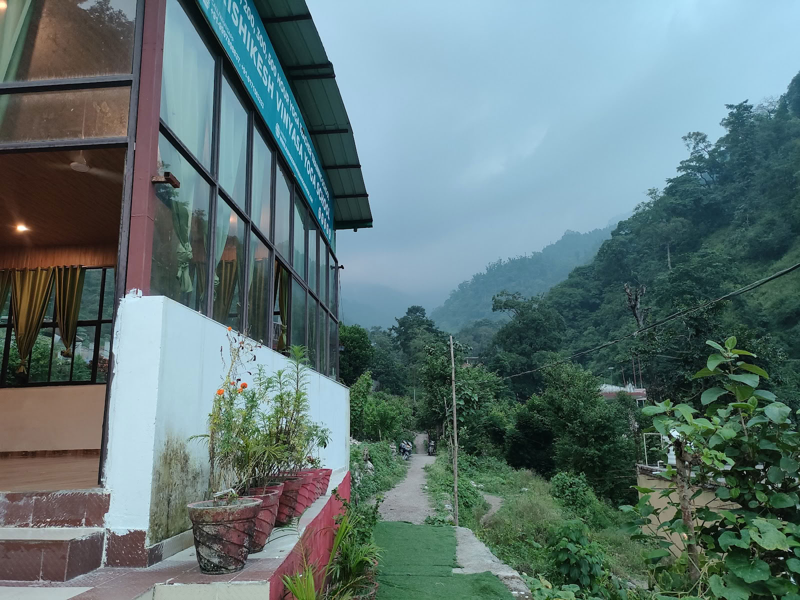 Scuola di Yoga Vinyasa di Rishikesh - Formazione per Insegnanti di Yoga, Rishikesh, India