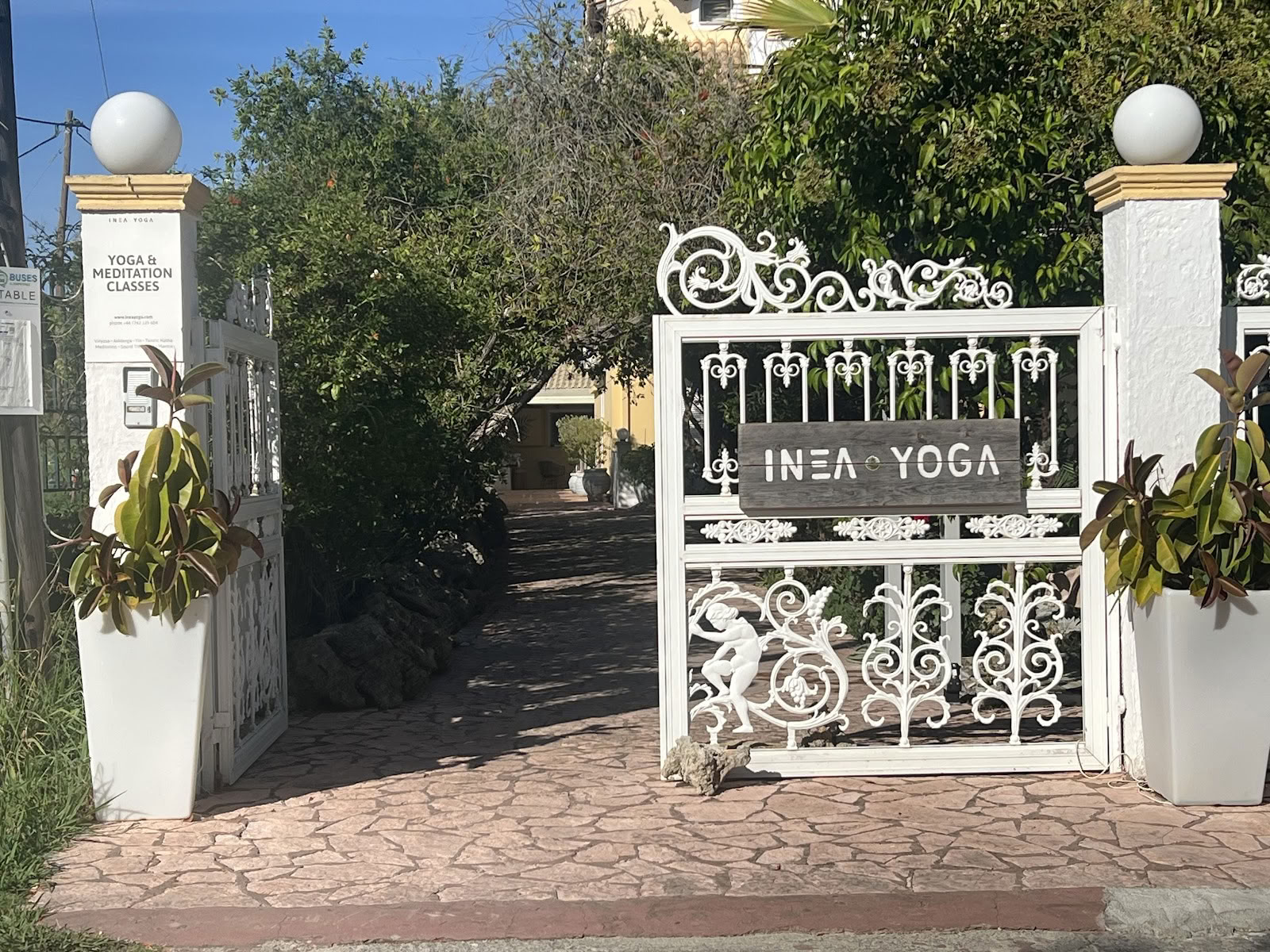 Scuola e Centro Ritiri INEA YOGA