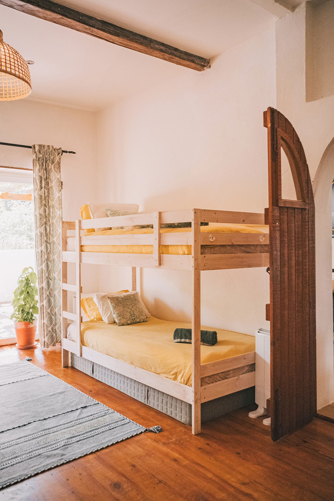 Dormitorio (4 letti a castello) e bagno condiviso