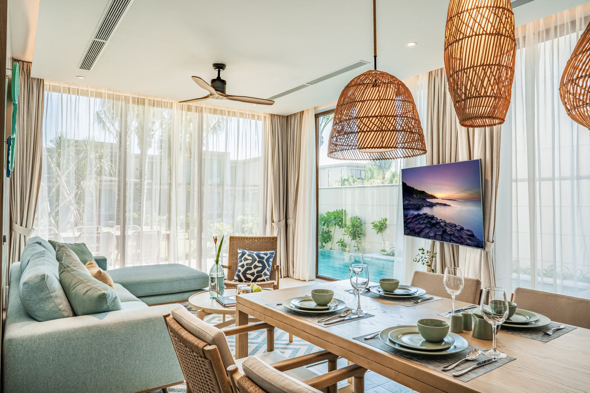 Villa con giardino a tre camere da letto – accesso alla piscina