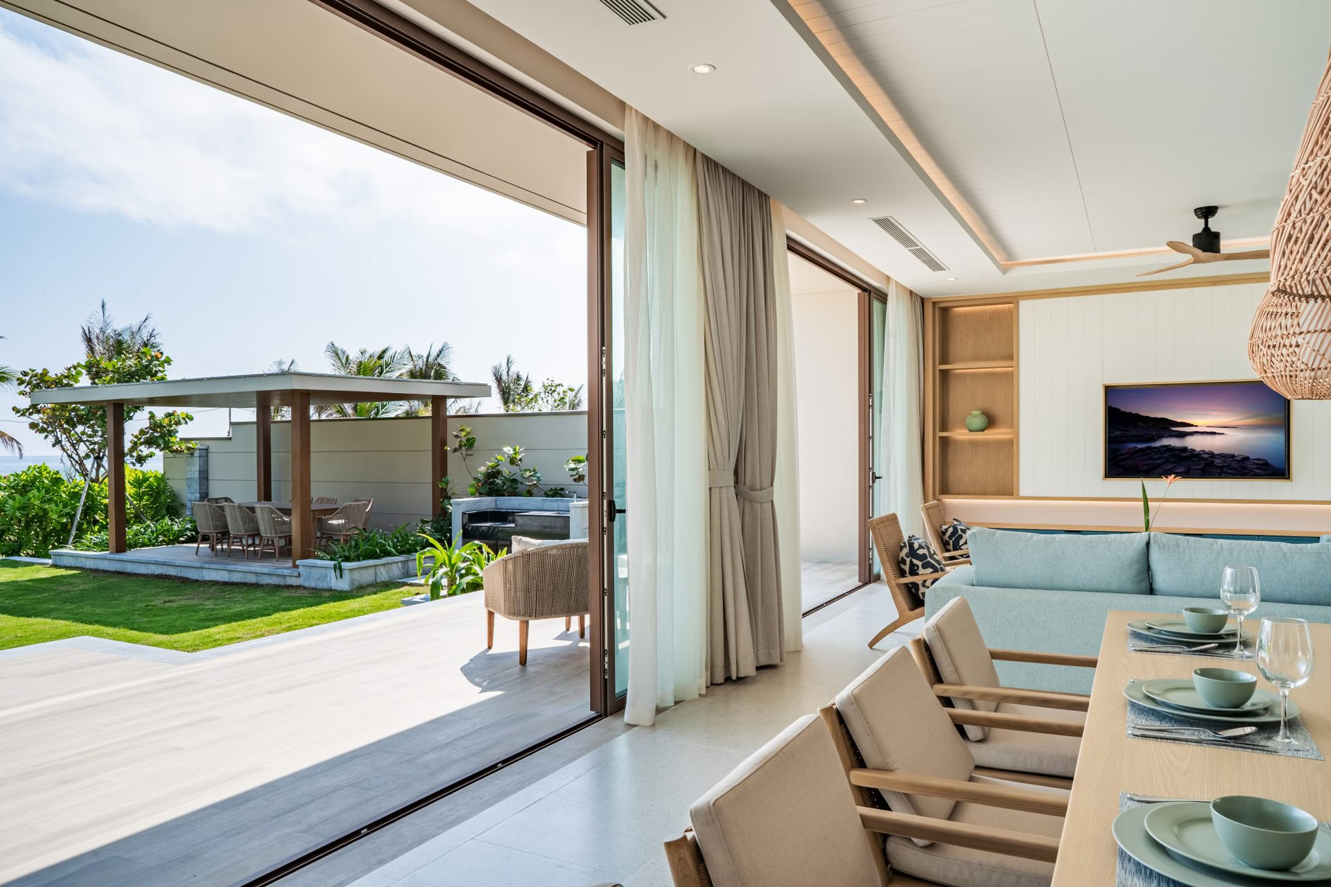 Villa con giardino a tre camere da letto – piscina privata