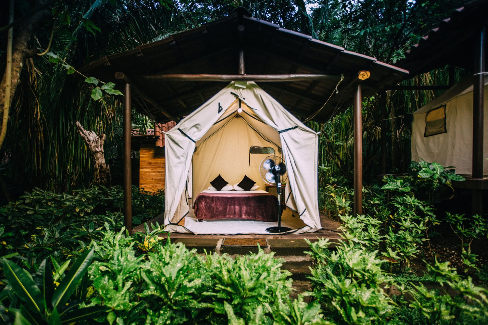 Tenda Platform senza A/C – solo letto queen