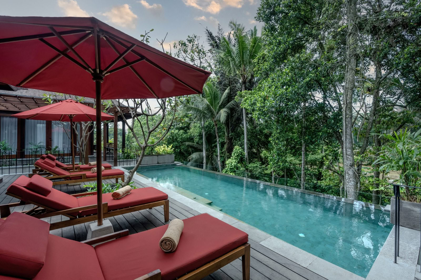 Villa attico panoramica con piscina