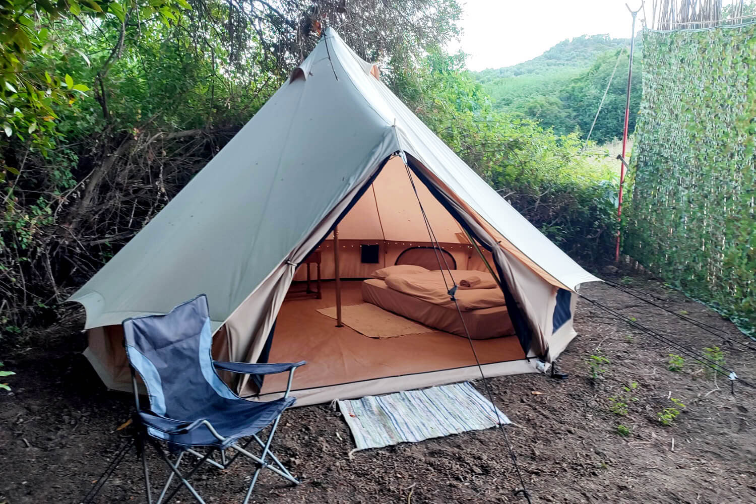 Glamping Bell Tent per 2 ospiti con bagno esterno