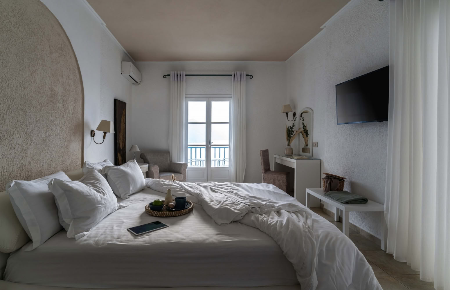 Honeymoon Suite