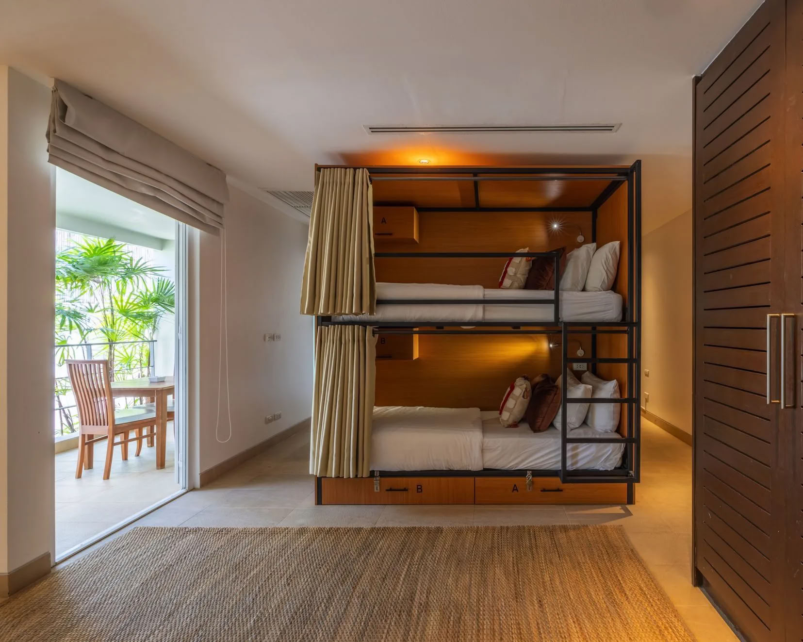 Penthouse con una camera da letto e piscina privata