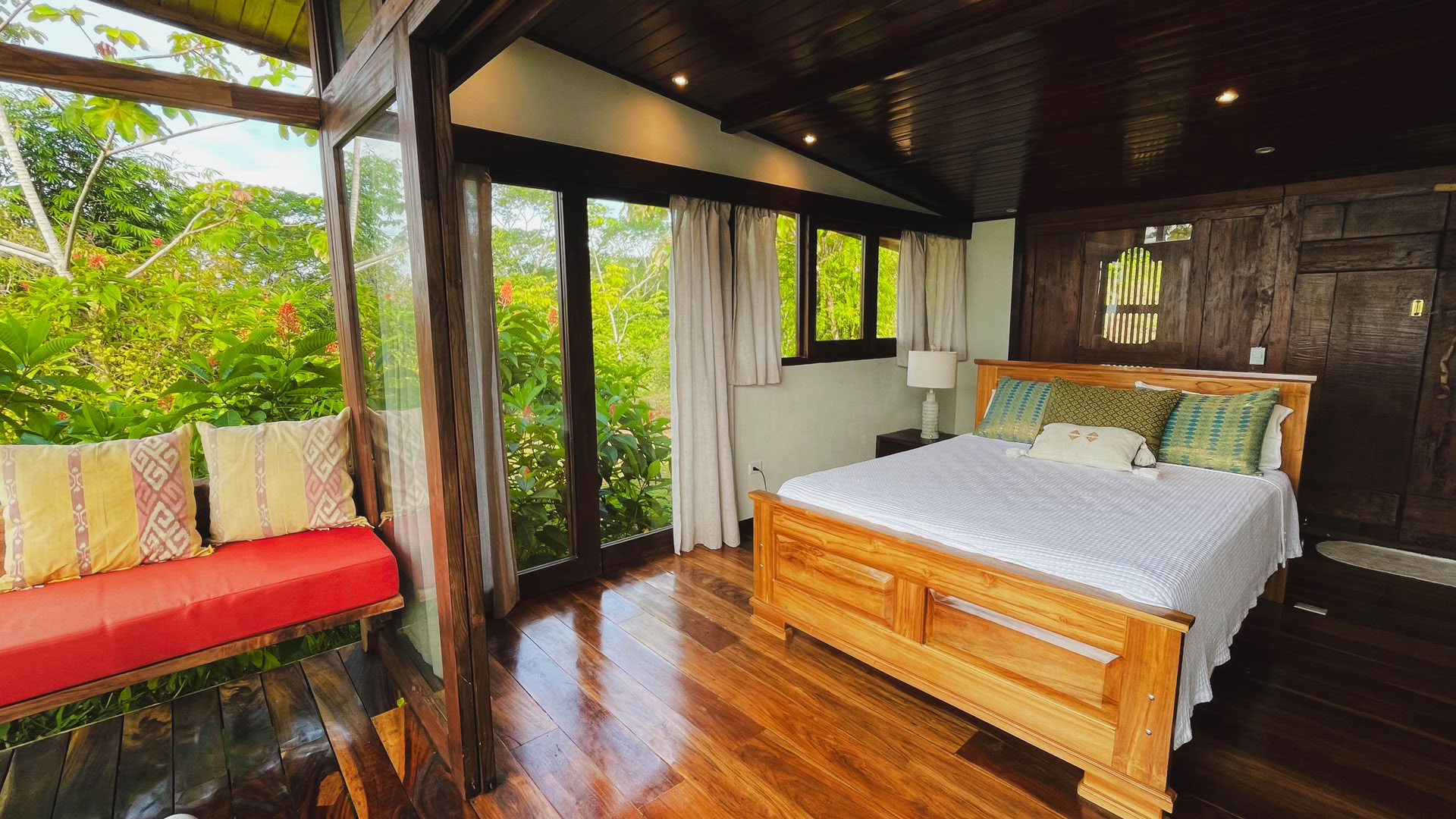 Tortuga Room