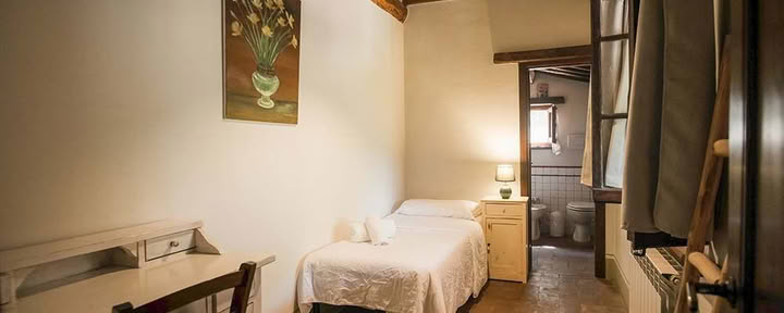 Camera singola con bagno privato