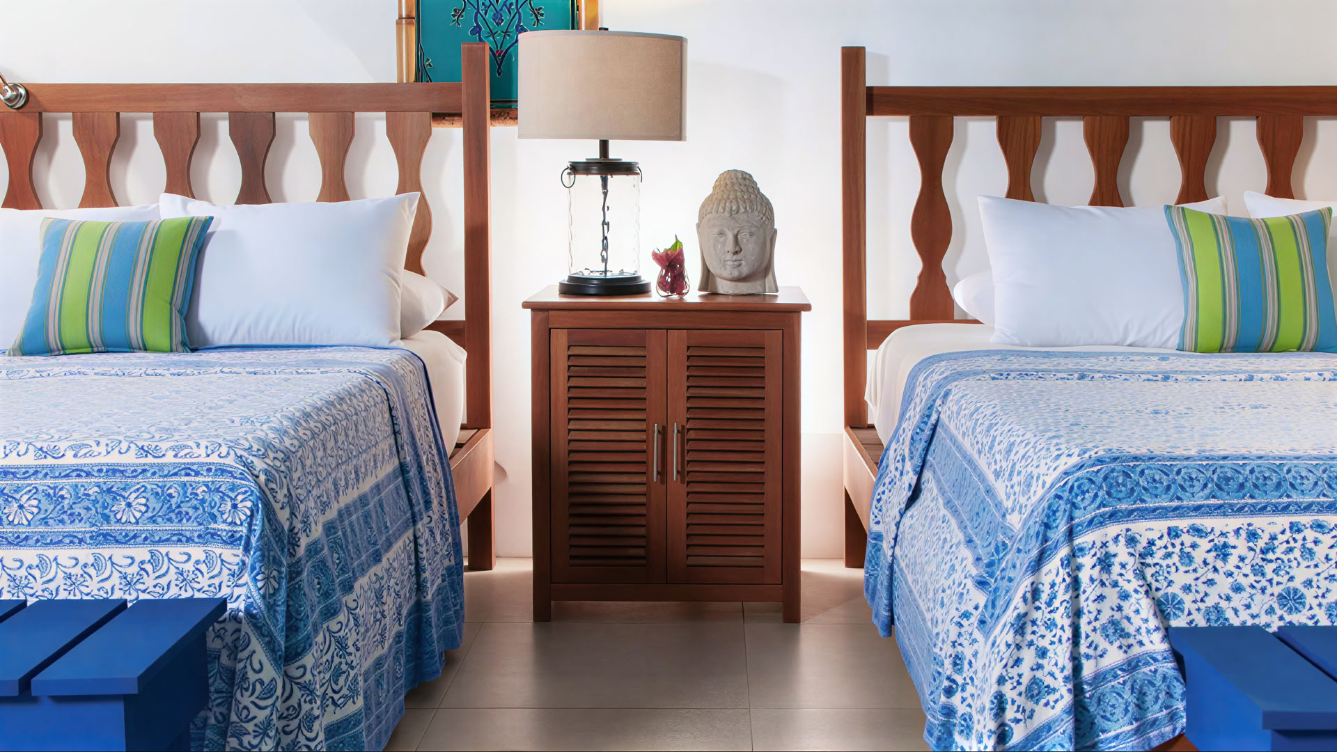 OM Room 8