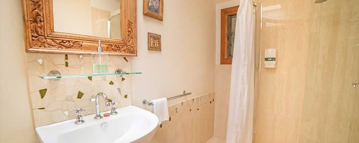 Small Single Room with ensuite
