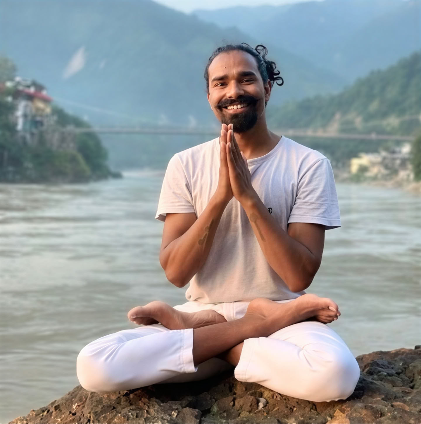info@rishikeshvinyasayogashram.com